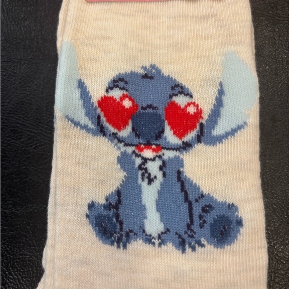 Disney Stitch Valentines Day Socks NWT Shoe Sz 6-12 - Picture 2 of 4